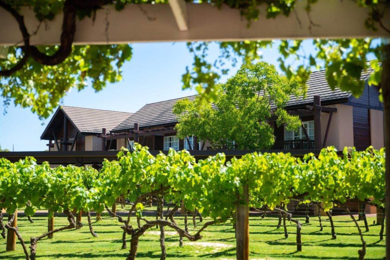 Novotel Vines Resort Swan Valley The Vines Exterior photo